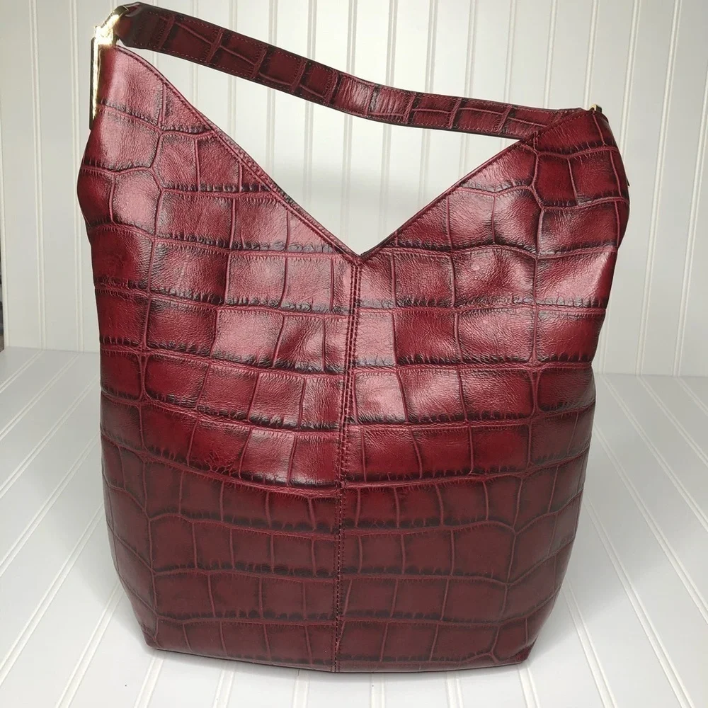 G.I.L.I. Leather bag with croc embossed pattern